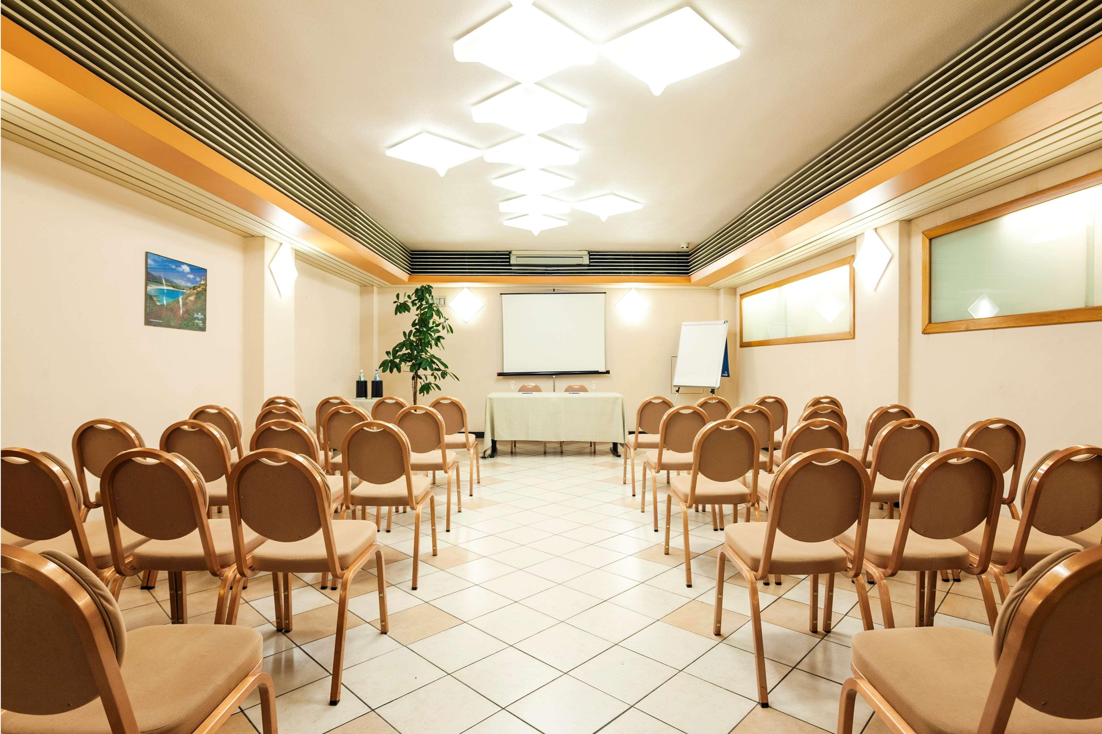 Best Western Hotel Residence Italia Quartu SantʼElena Екстериор снимка