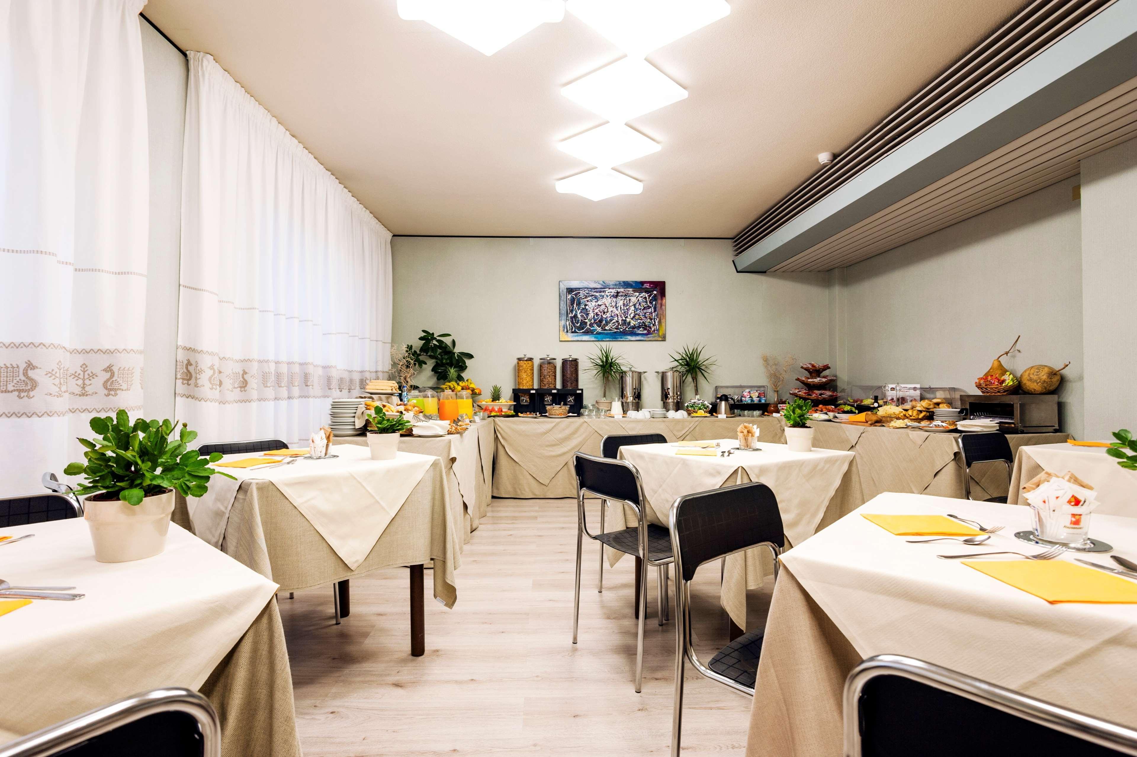 Best Western Hotel Residence Italia Quartu SantʼElena Екстериор снимка