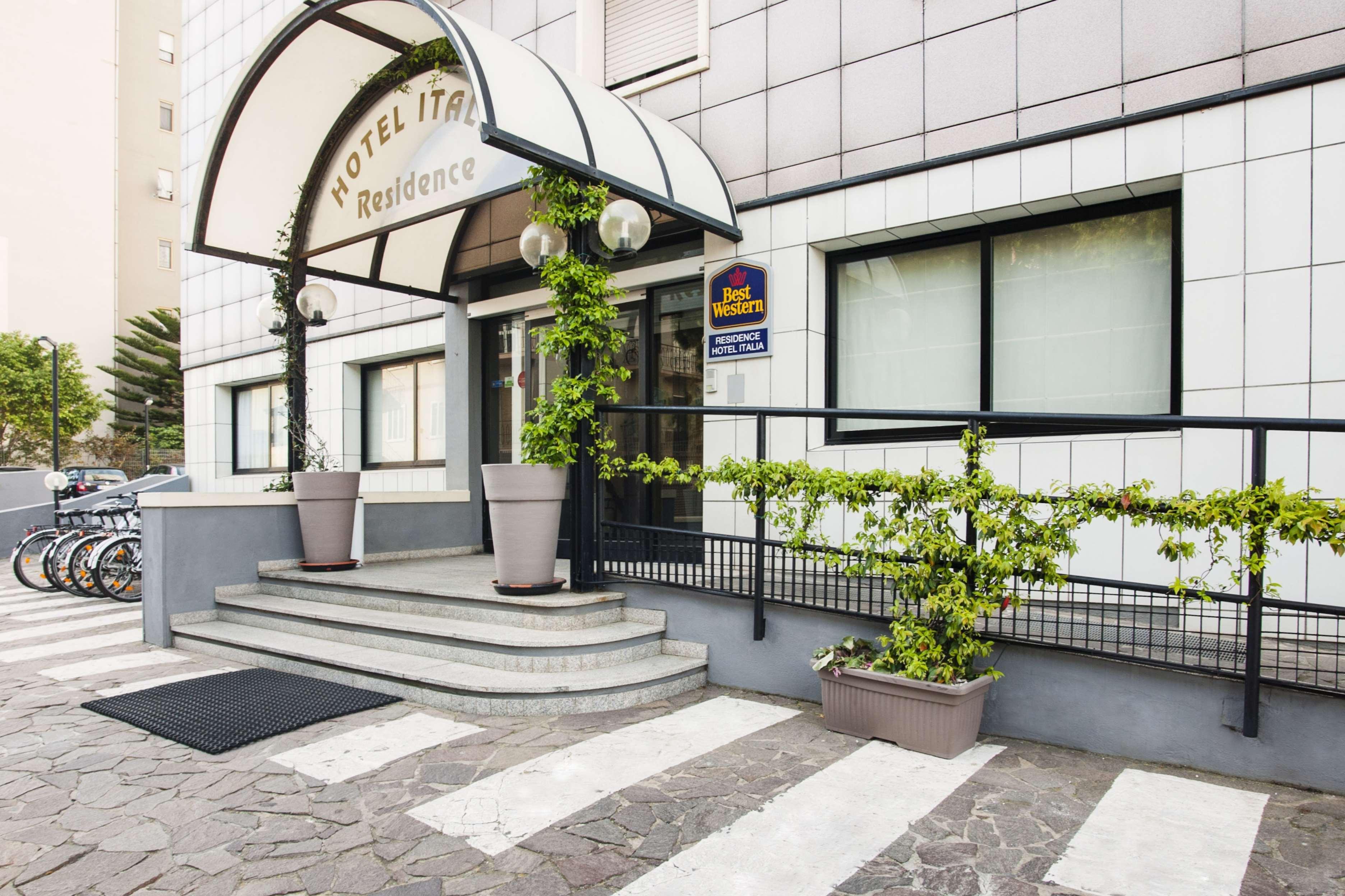 Best Western Hotel Residence Italia Quartu SantʼElena Екстериор снимка