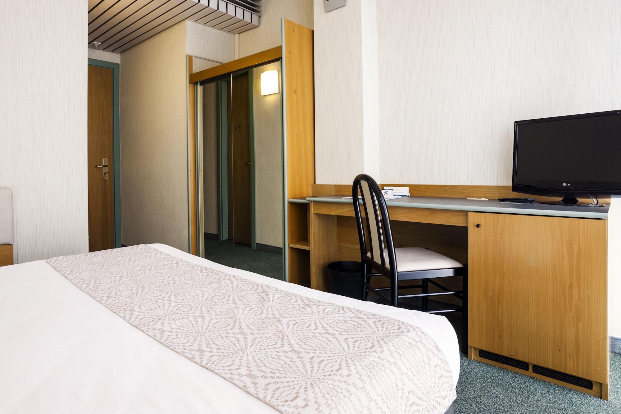 Best Western Hotel Residence Italia Quartu SantʼElena Екстериор снимка