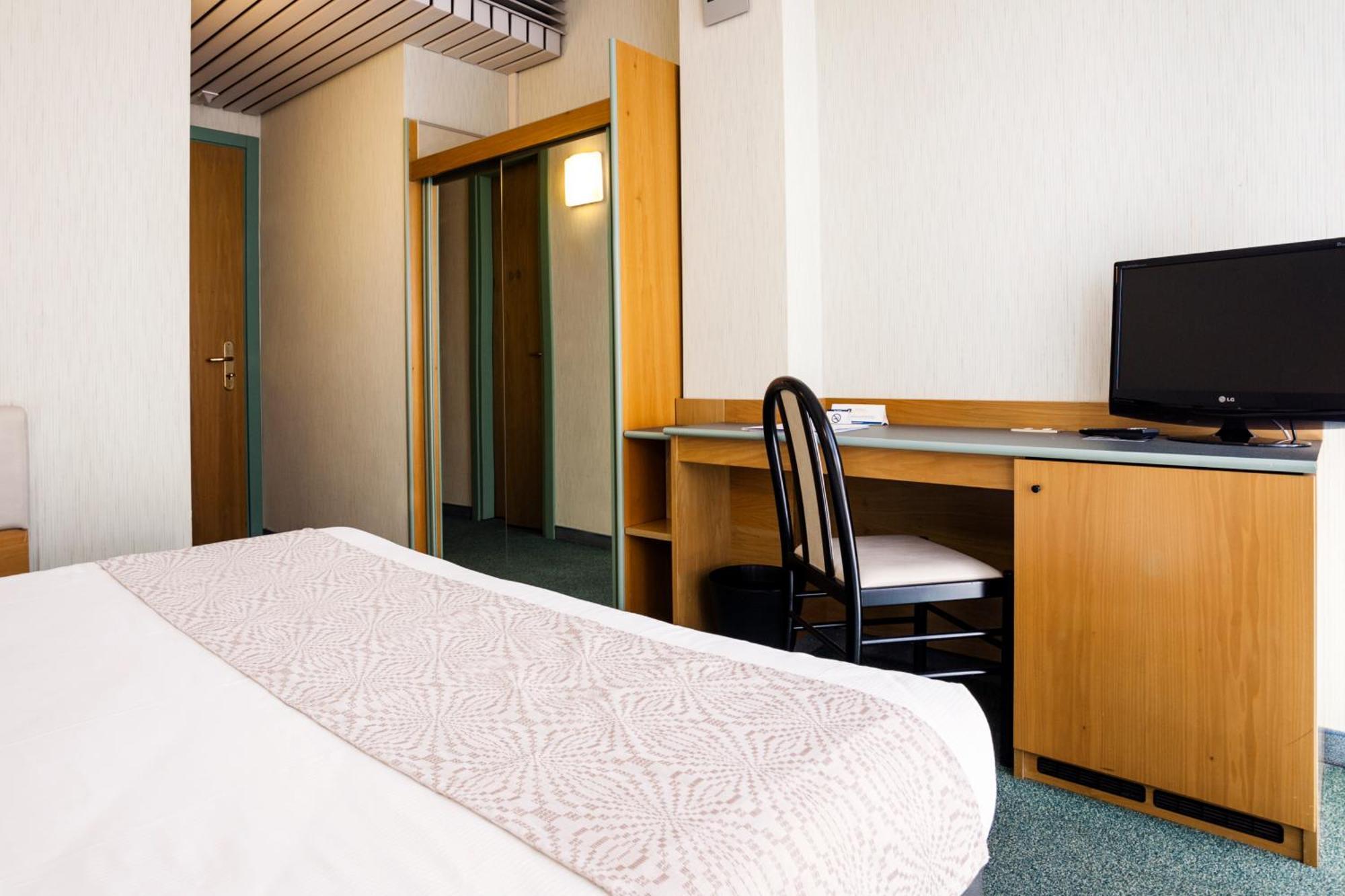 Best Western Hotel Residence Italia Quartu SantʼElena Екстериор снимка