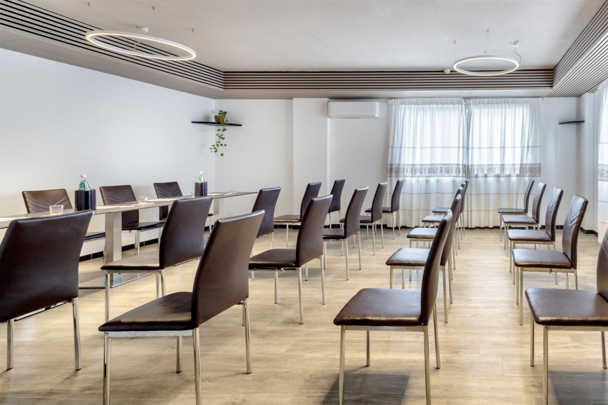 Best Western Hotel Residence Italia Quartu SantʼElena Екстериор снимка