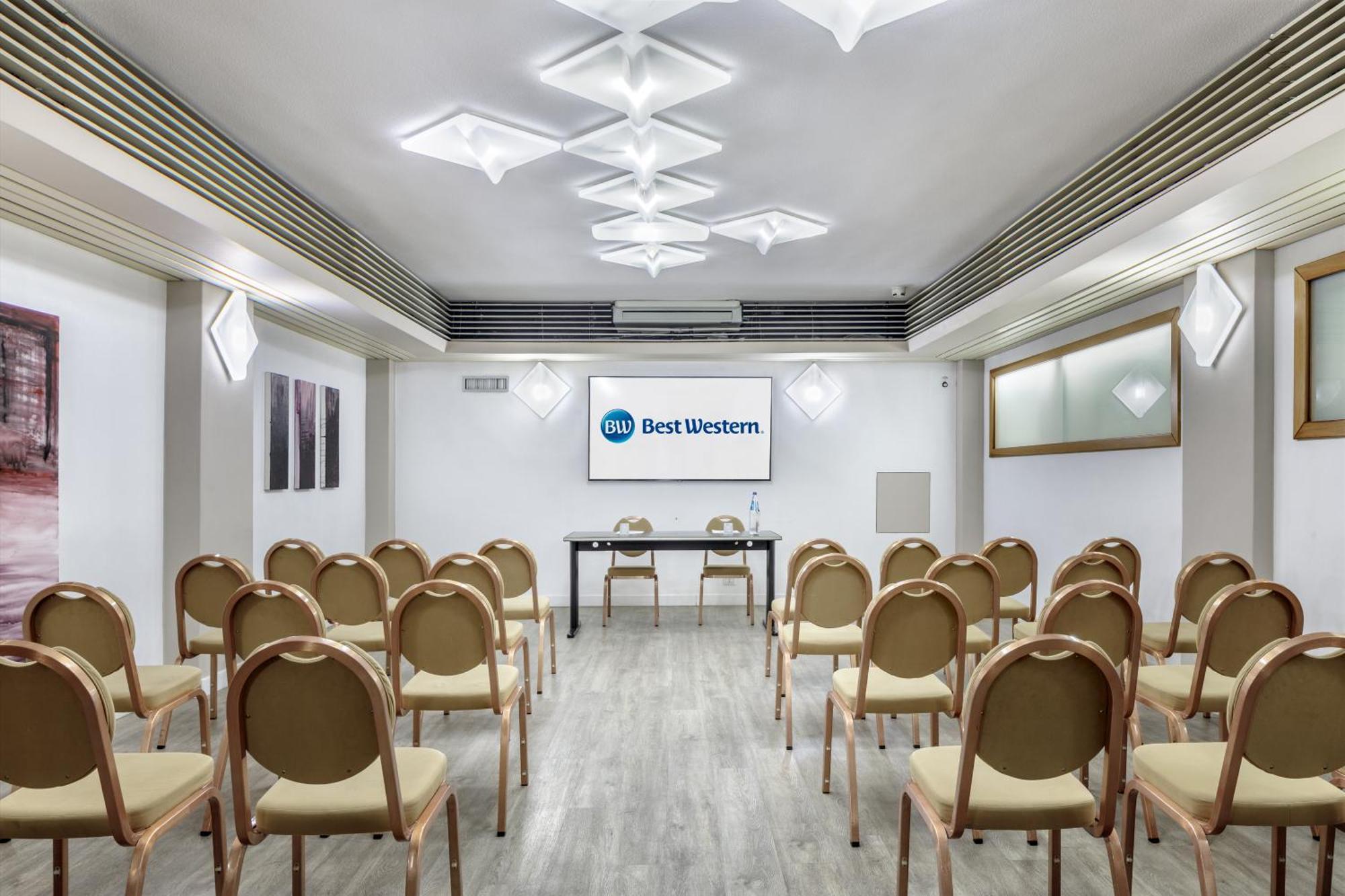 Best Western Hotel Residence Italia Quartu SantʼElena Екстериор снимка