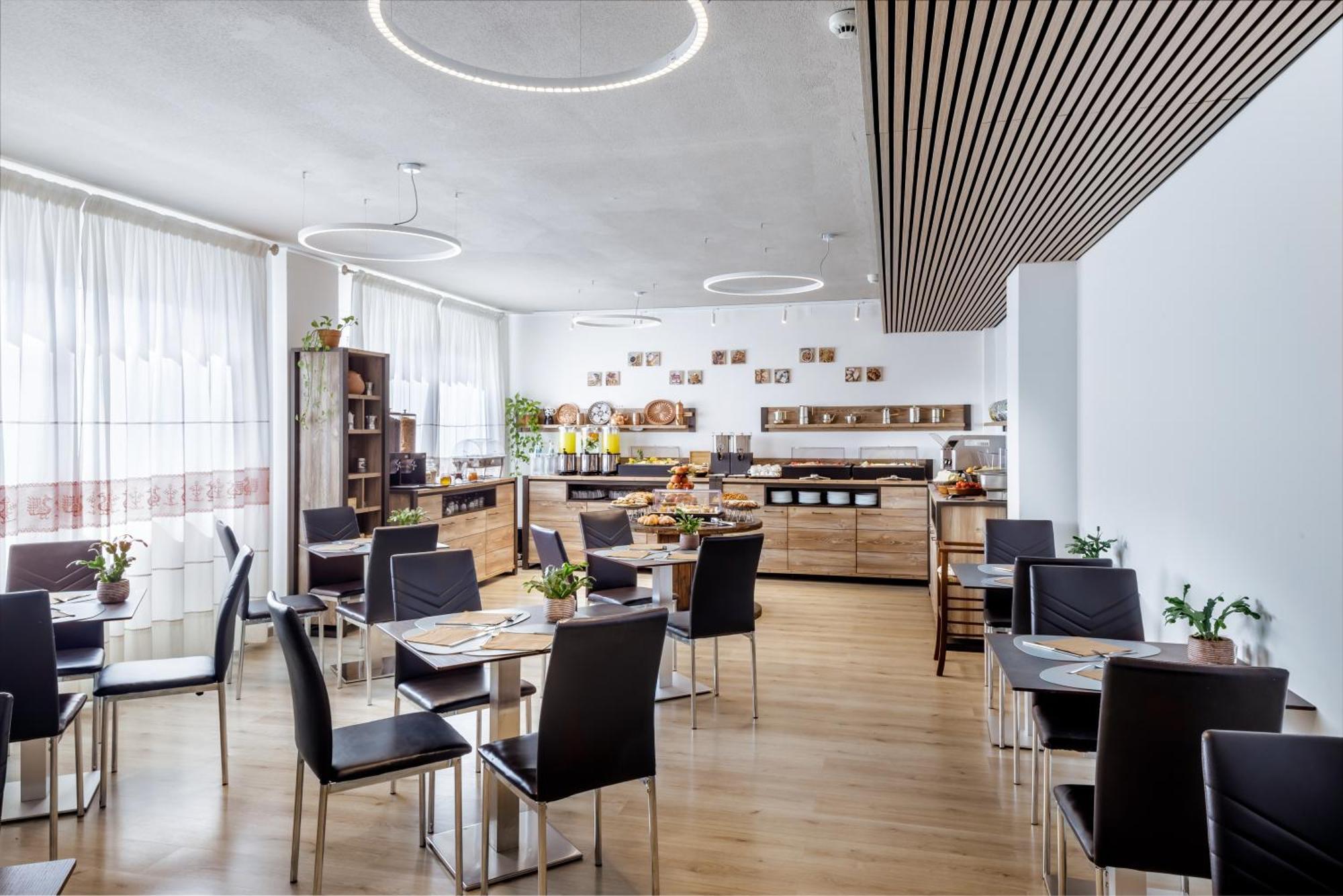 Best Western Hotel Residence Italia Quartu SantʼElena Екстериор снимка