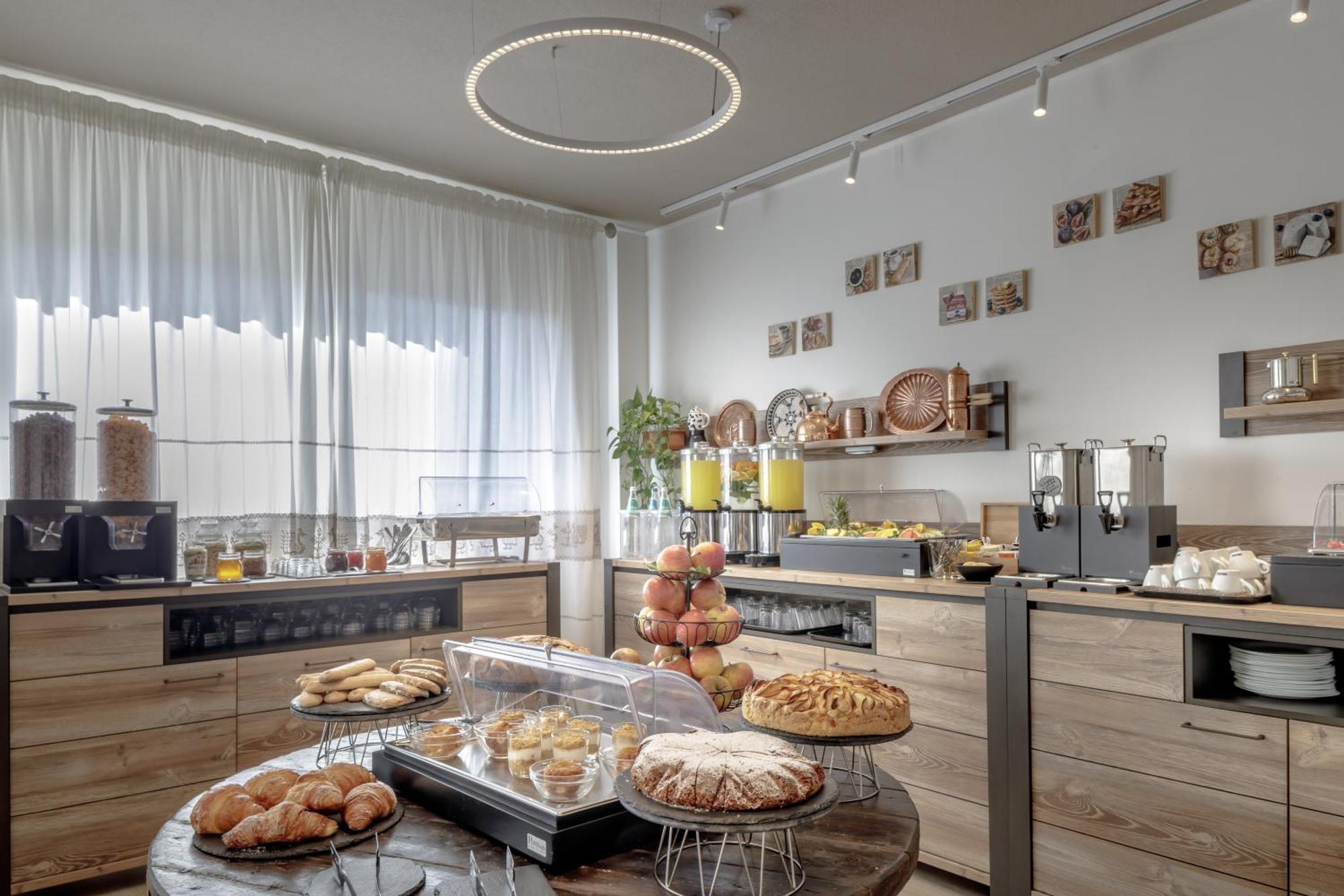 Best Western Hotel Residence Italia Quartu SantʼElena Екстериор снимка