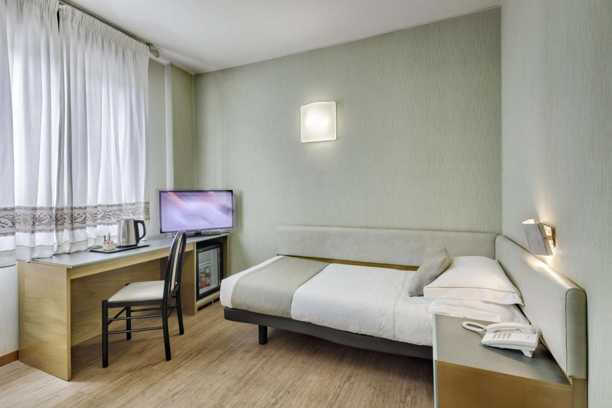 Best Western Hotel Residence Italia Quartu SantʼElena Екстериор снимка
