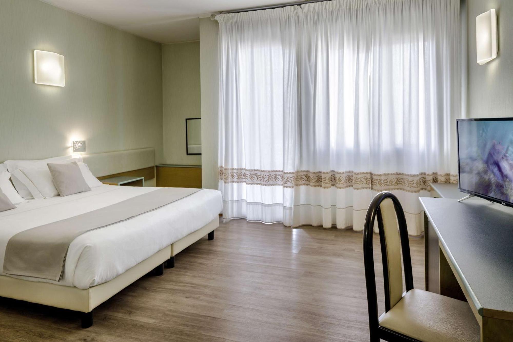 Best Western Hotel Residence Italia Quartu SantʼElena Екстериор снимка