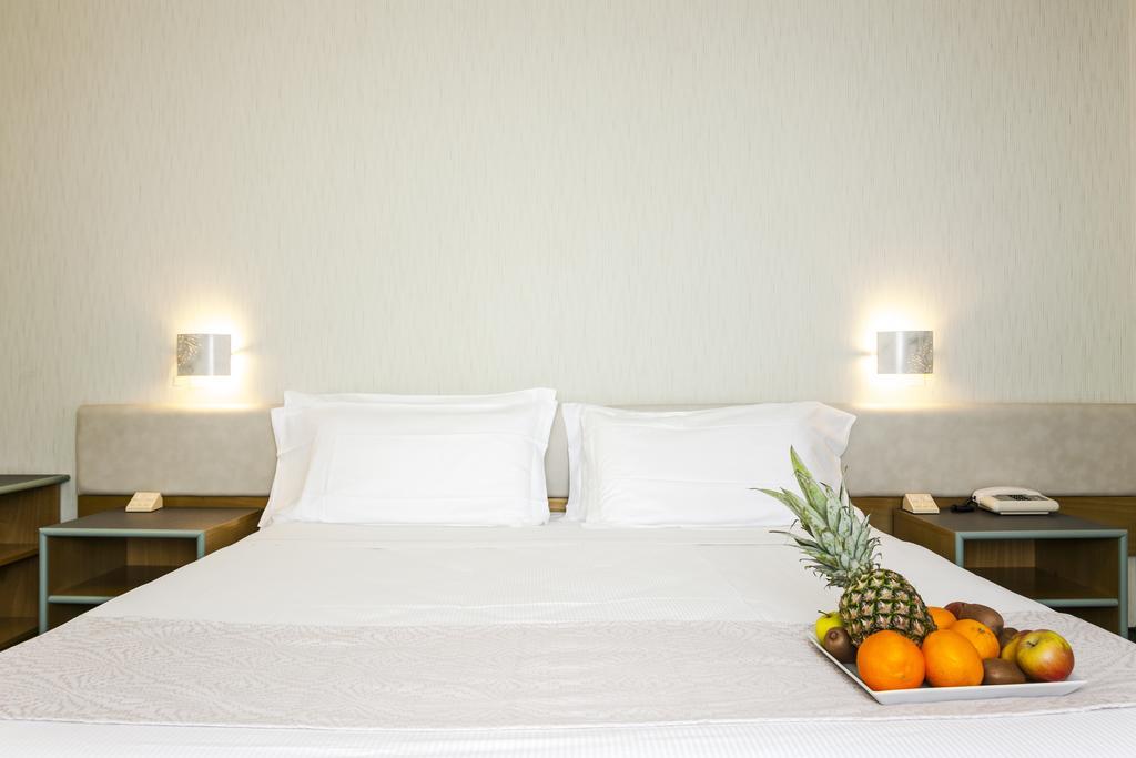 Best Western Hotel Residence Italia Quartu SantʼElena Екстериор снимка
