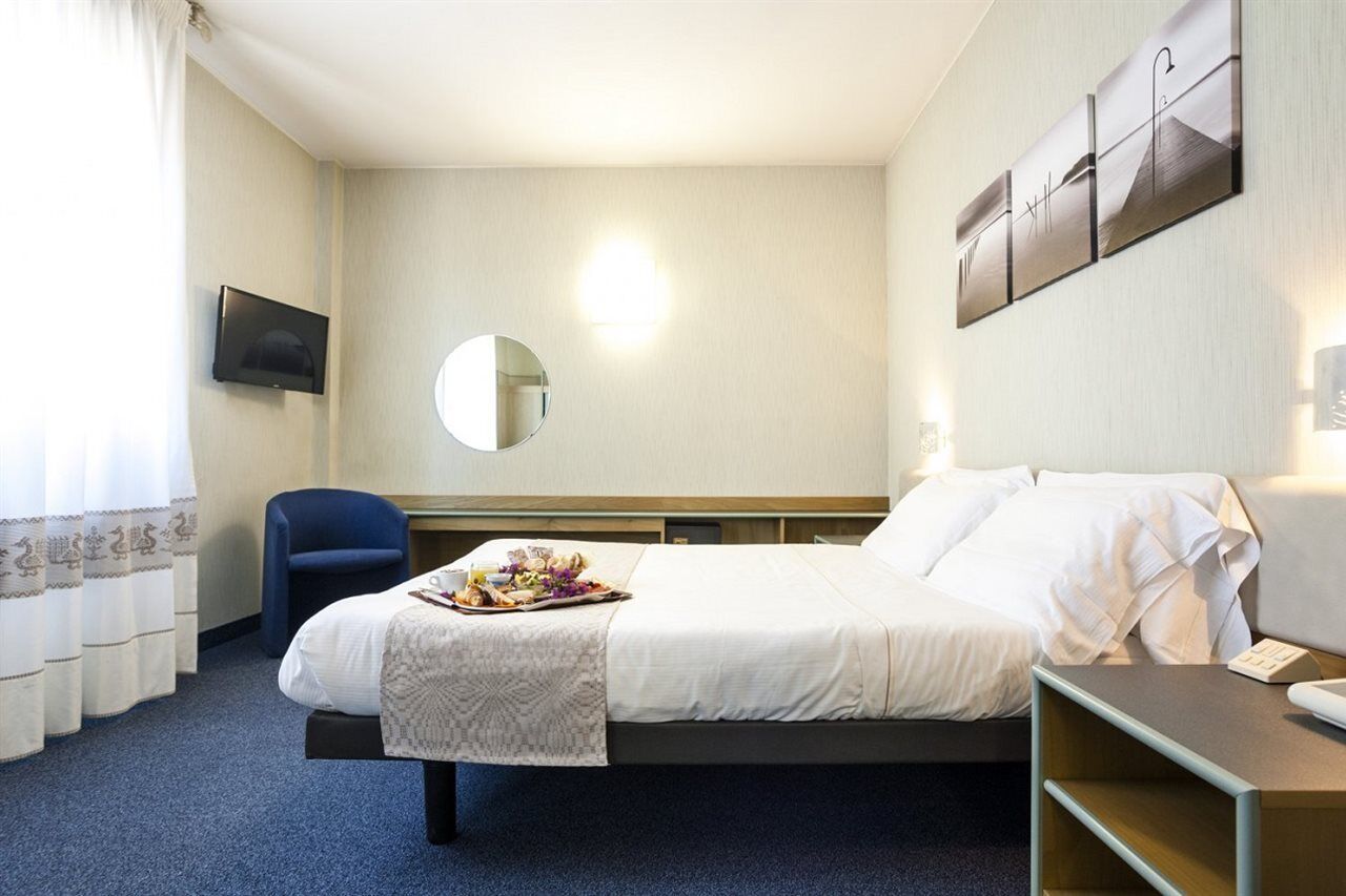 Best Western Hotel Residence Italia Quartu SantʼElena Екстериор снимка
